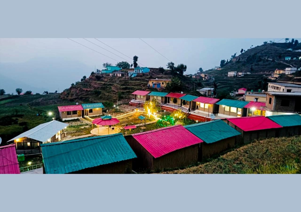 Bamboo Junction Resort - Kanatal, Valley & Mountain View Dhanaulti Esterno foto